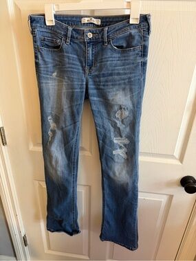 Women’s Hollister Distressed Jeans